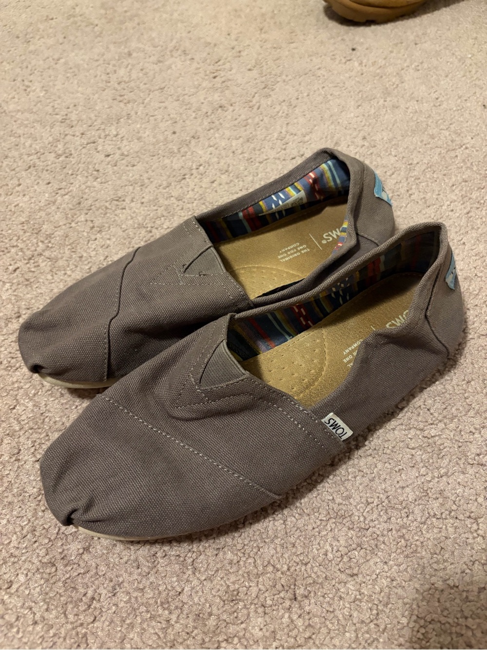 🐢 TOMS - Size 9 Flats - Shoes - Womens